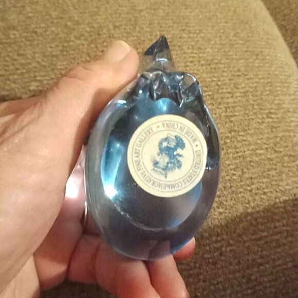 United States Fine Art Gallery Blue Glass Rabbit. Collectors figurine - Picture 3 of 3